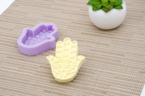 SILICONE MOULD 7.5X6X1.5CM MLD011  FATIMA HAND