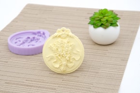 SILICONE MOULD 8.5X7.5X1.5CM MLD015 LAVENDER