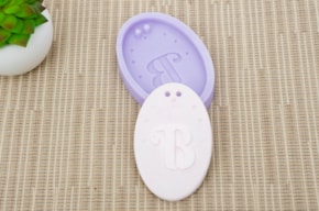 SILICONE MOULD W/LETTER B 7.5X5.5X1.2CM MLD037