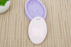 MOLDE SILICONA C/LETRA M 7.5X5.5X1.2CM MLD048