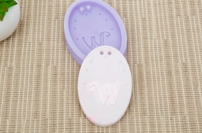 SILICON MOLD W/LETTER W 7.5X5.5X1.2CM MLD060