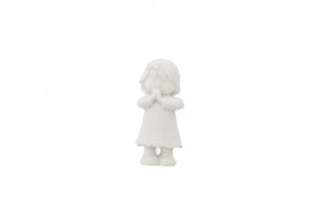 MENINA A REZAR 2.5X1X5.5CM COLAR