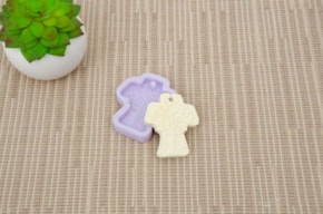 MOLDE SILICONE CRUZ ARVORE 4,3x5x0,7CM MLD176